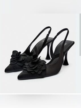 NEW WITH TAGS Zara Flower Slingback heels, black shoes, size 6.5